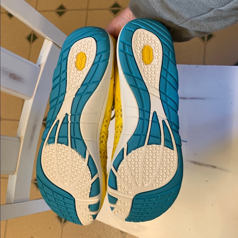 Merrell Barefoot Yellow Athletic Shoes - Picture 3 of 3